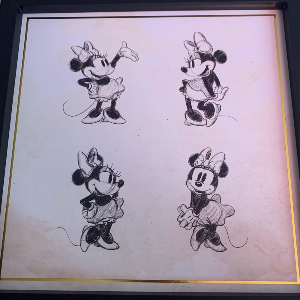 Minnie wall decor